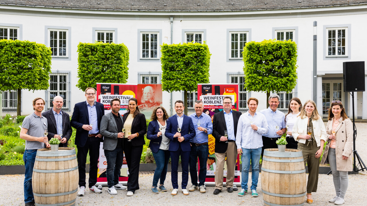 FestivalwinzerInnen bei der Eröffnung des Weinfestivals 2023 in Koblenz © Kai Myller