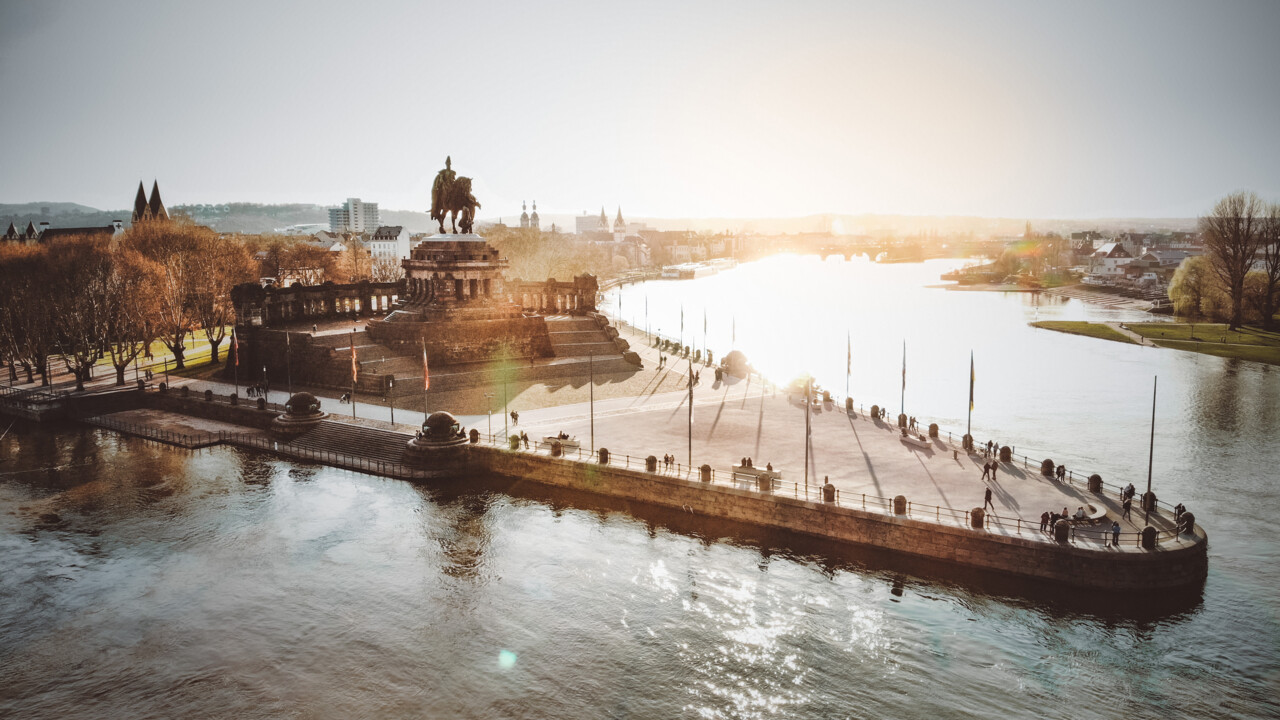 Das Deutsche Eck beim Sonnenuntergang im Herbst © Koblenz-Touristik GmbH, Christian Görtz